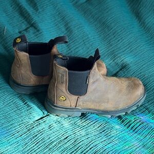Steel-toe Wolverine boots ￼